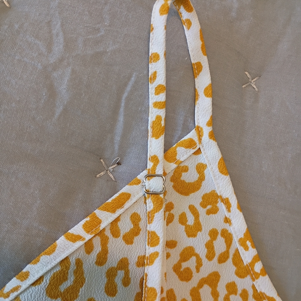 Blu Pepper Leopard Print Mustard/Cream Sleeveless Top Size L ajutable Bow Left - Picture 8 of 10